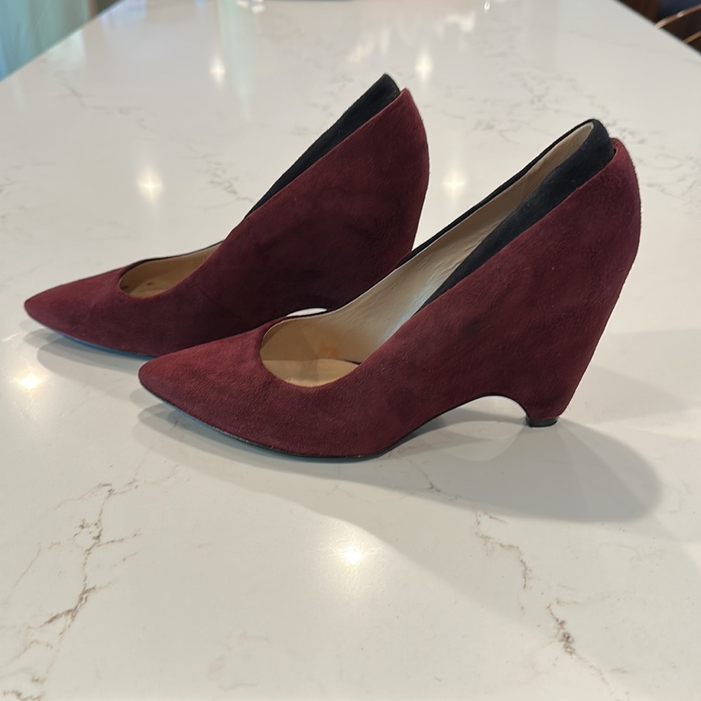 Kenneth Cole Suede Wedges - Picture 3 of 7